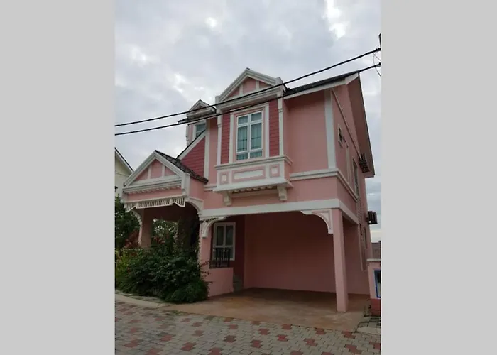 Kuantan Cabin Rentals