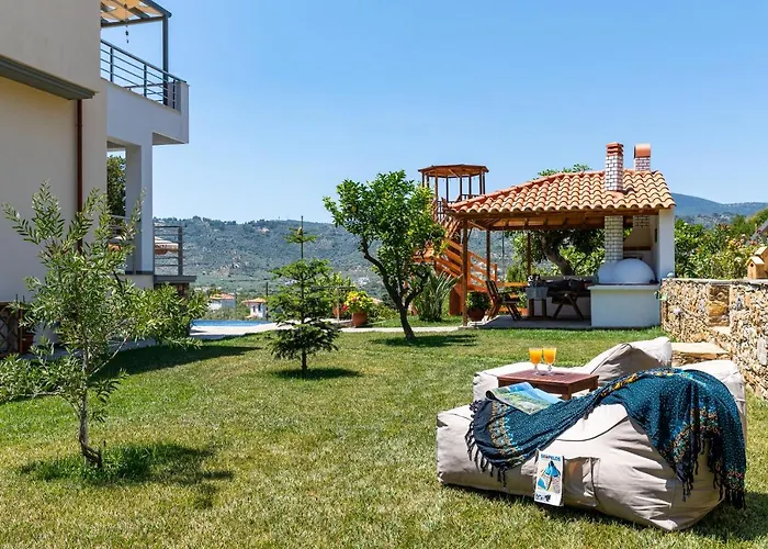 Skopelos Town Cabin Rentals