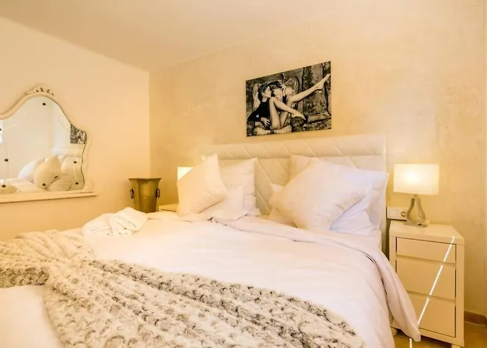 Santa Ponsa Cabin Rentals