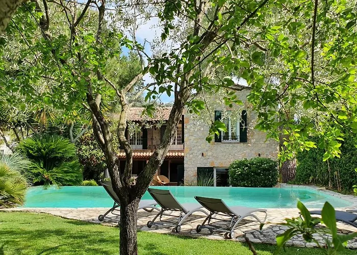 Antibes Cabin Rentals
