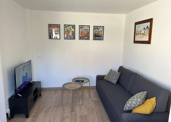 Montpellier Cabin Rentals