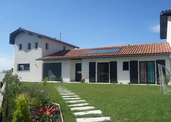 Saint-Pee-sur-Nivelle Cabin Rentals