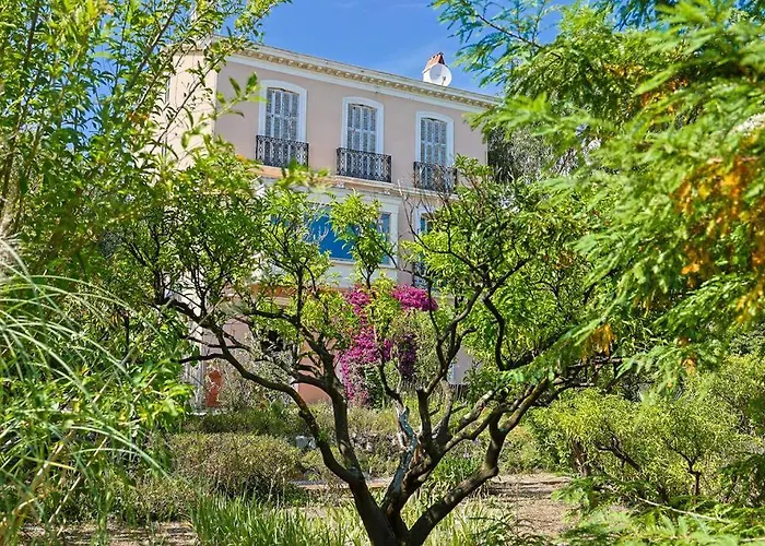 Hyeres Cabin Rentals