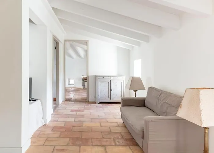 Nimes Cabin Rentals