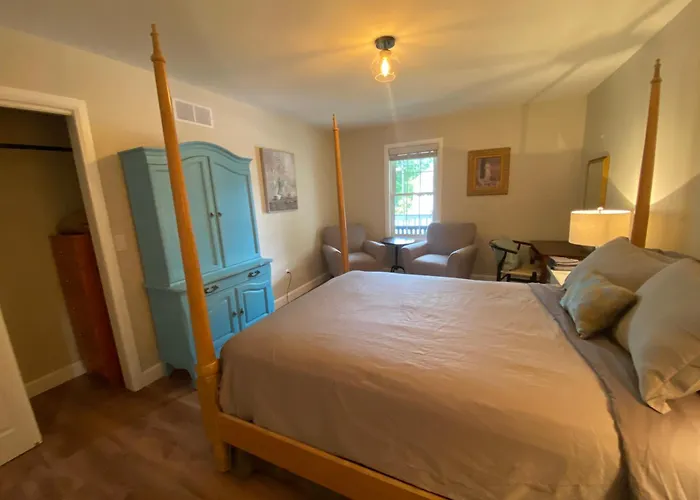 Niagara-on-the-Lake Cabin Rentals