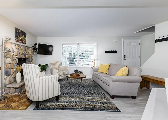 Blakeslee Cabin Rentals