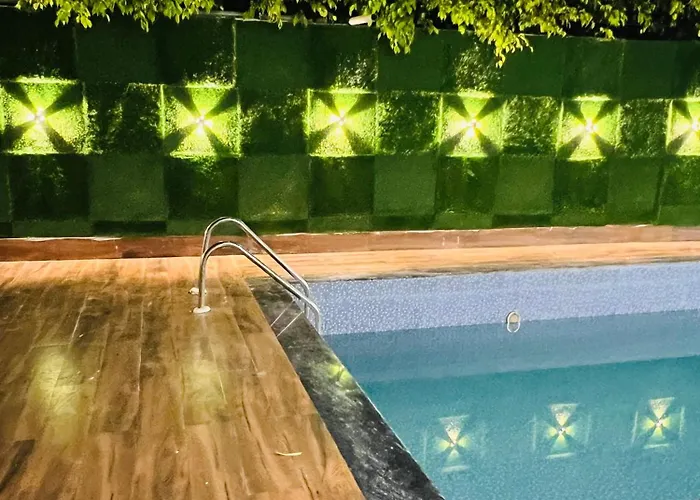 Delhi (National Capital Territory of India) Cabin Rentals