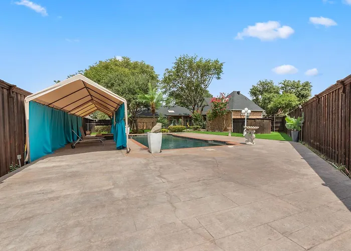 Plano Cabin Rentals