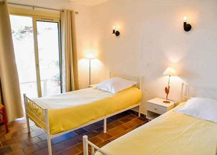 Le Lavandou Cabin Rentals