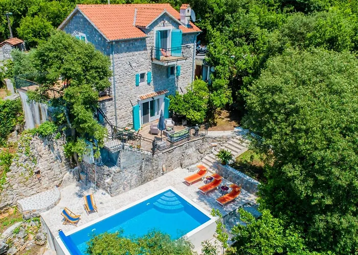 Tivat Cabin Rentals