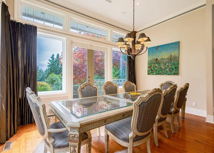 West Vancouver Cabin Rentals