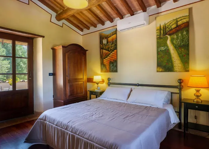 Castel del Piano (Tuscany) Cabin Rentals
