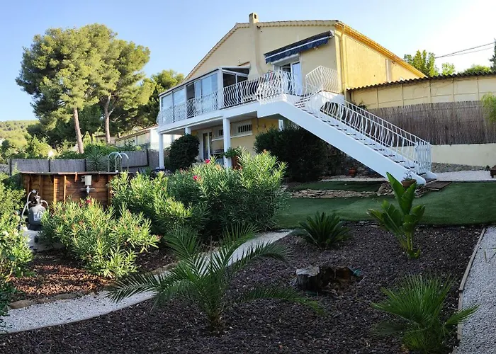 Bandol Cabin Rentals