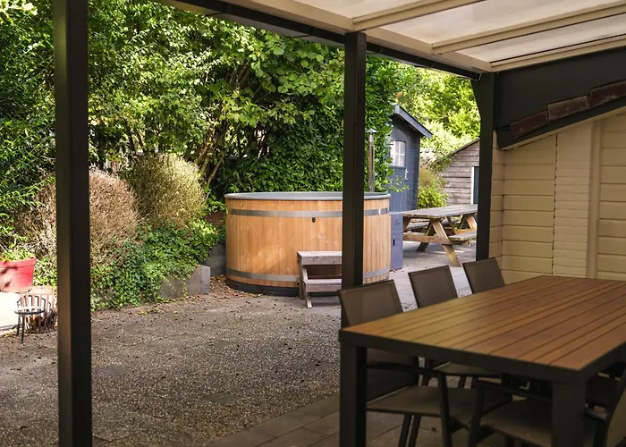 Apeldoorn Cabin Rentals