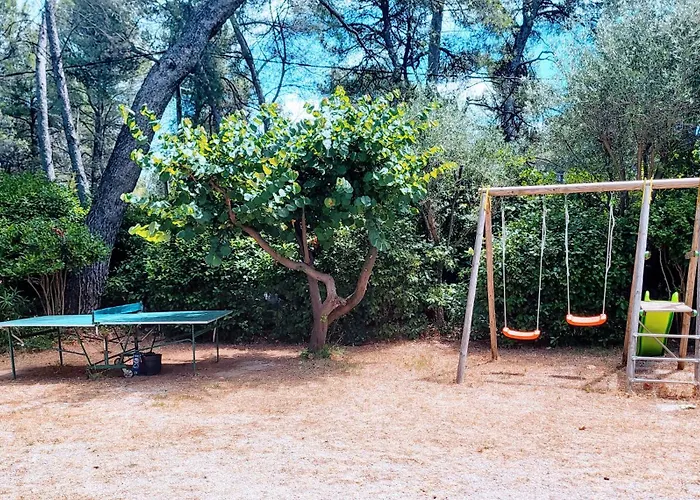 Aubagne Cabin Rentals