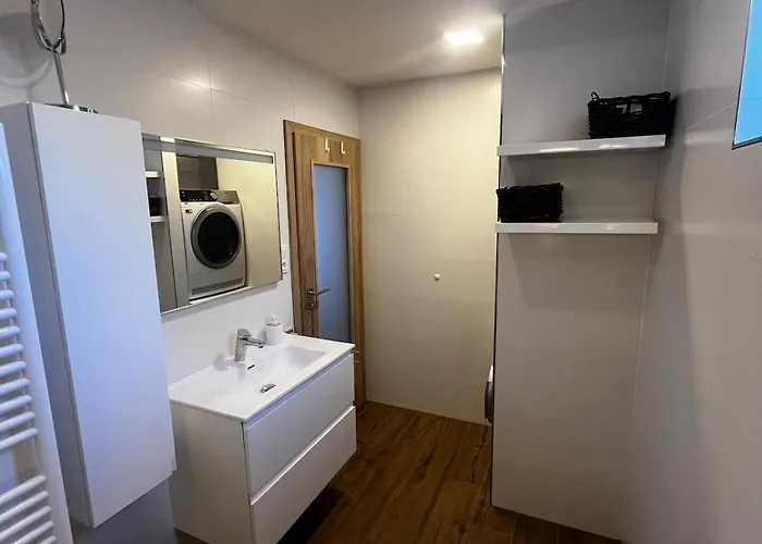 Zlin Cabin Rentals