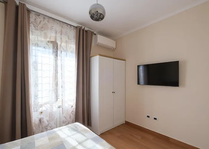 Sabaudia Cabin Rentals