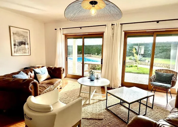 Atouguia Da Baleia Cabin Rentals