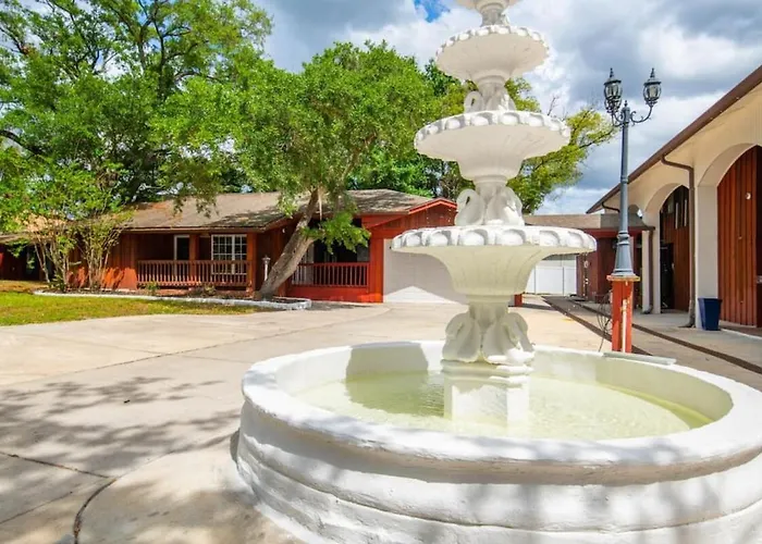 Riverview (Hillsborough County) Cabin Rentals