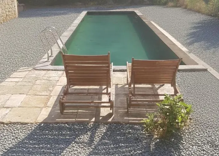 Les Baux-de-Provence Cabin Rentals
