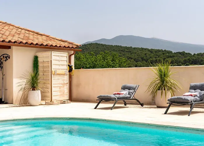 Crillon-le-Brave Cabin Rentals