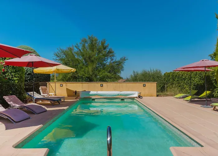 Cadenet Cabin Rentals