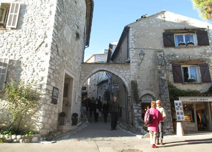 Saint-Paul-de-Vence Cabin Rentals