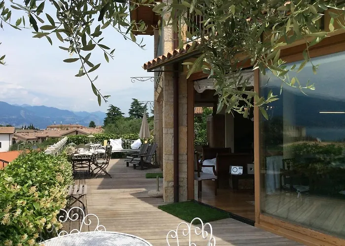 Torri Del Benaco Cabin Rentals