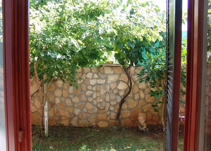 Liznjan Cabin Rentals